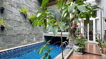 Gambar 3 Rumah Tropical Permata Buana . Luas 272 m2 - Ada swimming pool