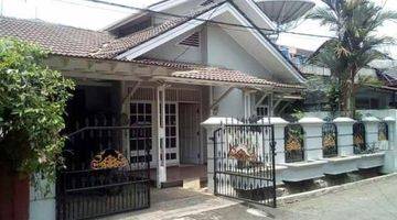 Gambar 4 Di Jual Rumah Siap Huni. Lokasi Strategis. Harga Rp 1,3 M