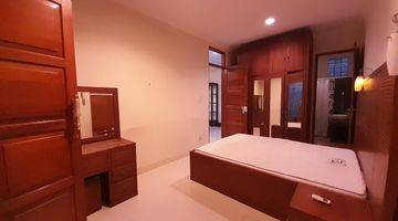 Gambar 3 Rumah 3 Lantai Bagus Semi Furnished SHM di Kebayoran View, Tangerang Selatan