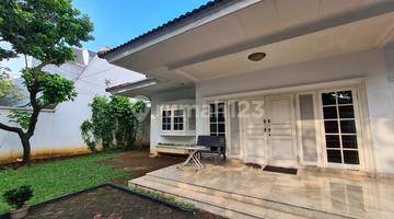 tampak depan rumah mewah 2 lantai bebas
