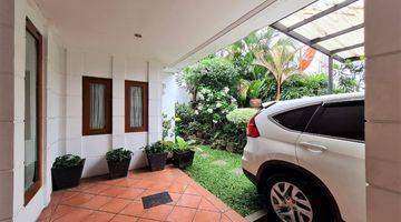garasi/carport rumah 2 lantai bagus semi