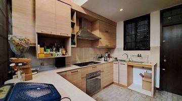 dapur rumah lokasi strategis dalam komplek