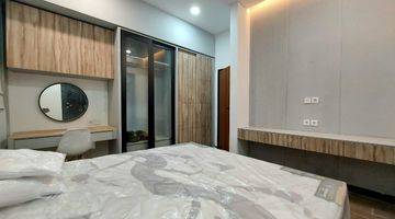 kamar tidur rumah 3 lantai design modern