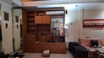 ruang keluarga rumah minimalis 2 lantai selangkah