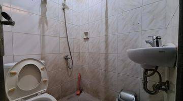 kamar mandi rumah minimalis 2 lantai selangkah