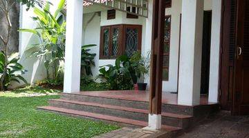 garasi/carport rumah 2 lantai dengan fasilitas