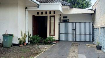 Gambar 3 Rumah Terawat di Cirendeu 1 Lantai Berhalaman Belakang Luas