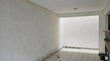 Gambar 2 Dijual Town House Emerald Pik