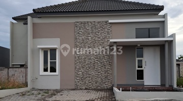 tampak depan southlake, juanda regency sbpy  dekat
