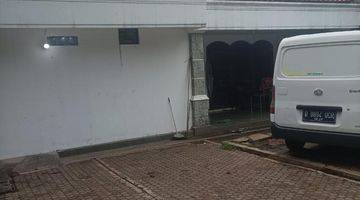 tampak depan rumah di srengseng cocok untuk