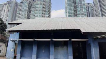 Gambar 2 Rumah Tua Hitung Tanah di Jalan Buntu di Kemang. Harga Turun.