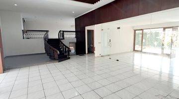 Gambar 2 Bright House In A Quiet Area Of Kemang. Must See