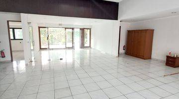 Gambar 3 Bright House In A Quiet Area Of Kemang. Must See