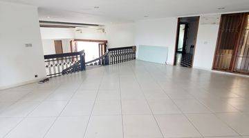 Gambar 5 Bright House In A Quiet Area Of Kemang. Must See