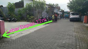 tampak depan tanah premium dekat kampus uny