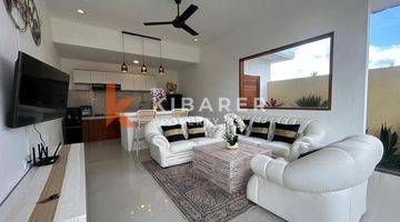 Gambar 4 Delightful Two Bedroom Open Living Villa Situated In Canggu Yrr3400