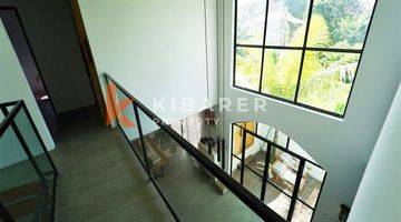 Gambar 5 Stylish Two Bedroom Enclosed Living Room Villa Set In Padonan Yrr3199