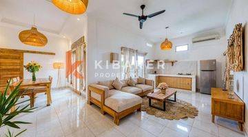 Gambar 5 Wonderful Six bedroom Enclosed Living Tropical Villa Situated In Berawa Minimum 2 Years Yrr3384