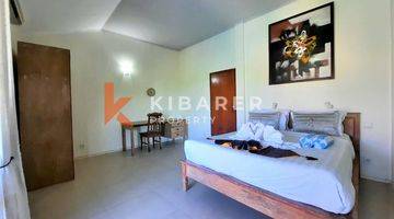 Gambar 4 Beautiful Four Bedroom Enclosed Living Villa In Center Area Of Berawa Canggu Yrt2747