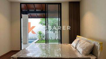 Gambar 2 Charming Two bedroom Enclosed Living Room Modern Villa In Seminyak Minimum Three Years Rental Yrr3453