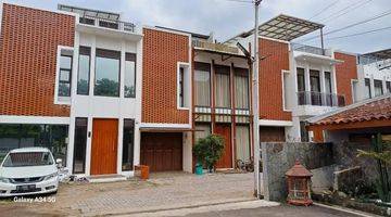 Gambar 1 Dijual Rumah Bergaya Japanese Style di Ciagdung Raya Barat Bandung Kota Fully Furnished