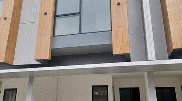 tampak depan rumah baru sudah jadi surya