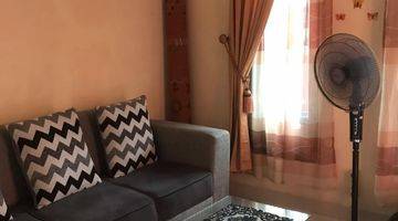 ruang tamu rumah orange kondisi keren siap