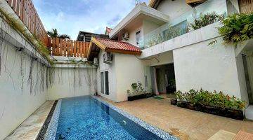 Gambar 1 Villa 3bedroom premium Location Central Seminyak