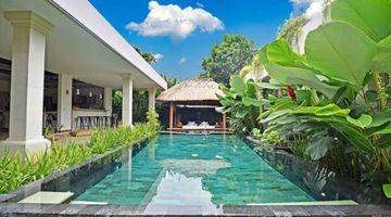 Gambar 3 Beautiful Villa With 4bedrooms  For Lease Near Seminyak