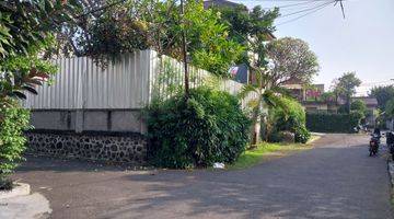 Gambar 3 Tanah di cipete dalam komplek depan taman