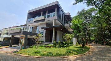 Gambar 1 Modern Facade Introvert House, View Hijau di Greencove Bsd