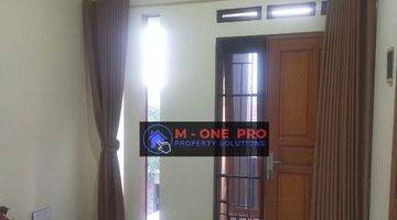 Gambar 2 Di Jual Cepat Rumah 2 Lantai Semi Furnished