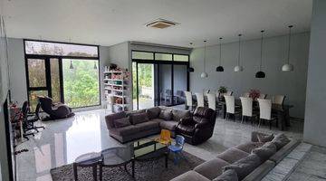 Gambar 1 Dijual Cepat Rumah 2 Lantai Bagus Furnished SHM Di Crown Golf 