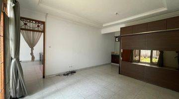 Gambar 4 Jual Rumah Terawat Singgasana 