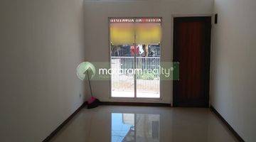 ruang tamu rumah bagus shm di jl.cibodas
