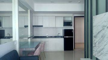 Gambar 2 Dijual Apartemen Baru Lux Full Furnished 2 Bed View Kolam