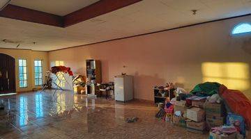 Gambar 4 Dijual cepat rumah besar dan lebar  Balikpapan Baru  furnished