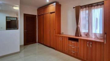 Gambar 3 Rumah 3 Lantai Bagus Semi Furnished SHM di Cipete, Jakarta Selatan