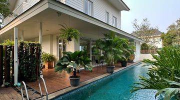 Gambar 1 Rumah 2 Lantai Dgn Swimming Pool Bagus Furnished SHM di Taman Golf, Tangerang