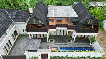 Gambar 5 Villa Mewah Bergaya Modern Tropikal Pivat Pool Jarang Ada