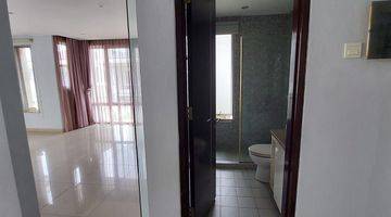 Gambar 5 Rumah cantik siap huni furnished di CBD Pluit