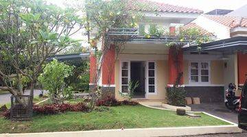 tampak depan rumah di kota baru parahyangan