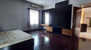 Gambar 4 Rumah di Kota Baru Parahyangan, Full Furnished Siap Huni