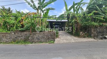 tampak depan hanya 10 menit dari pantai