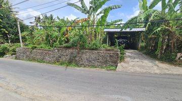 tampak depan hanya 10 menit dari pantai