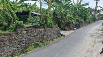 tampak depan hanya 10 menit dari pantai