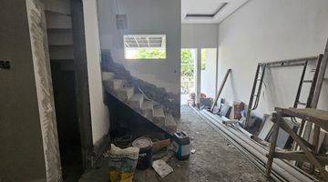 Gambar 4 Sisa 1 Unit Rumah Minimalis 2 Lantai Baru Gress Tenggilis Mejoyo Surabaya Dkt Rs Kampus ubaya 1m an