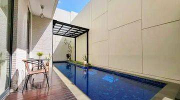 Gambar 1 Rumah Mewah Dengan Swimming Pool Di Navapark Bsd City Tangerang Banten