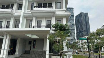 Gambar 1 Rumah  3 Lantai Kondisi Srni Furnished Di Alam Sutera