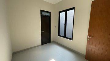 Gambar 5 Dijual Rumah Hook Minimalis Modern Kencana Loka Dekat Toll Bsd City Tangerang 